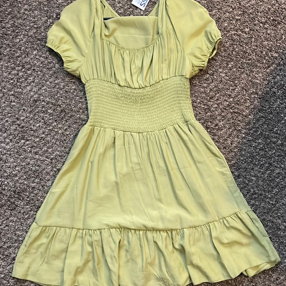 green dress